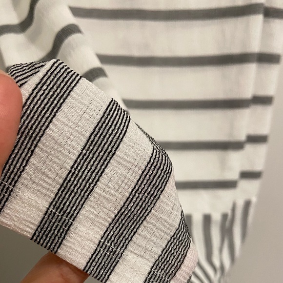 Linen collared blouse - Picture 3 of 3